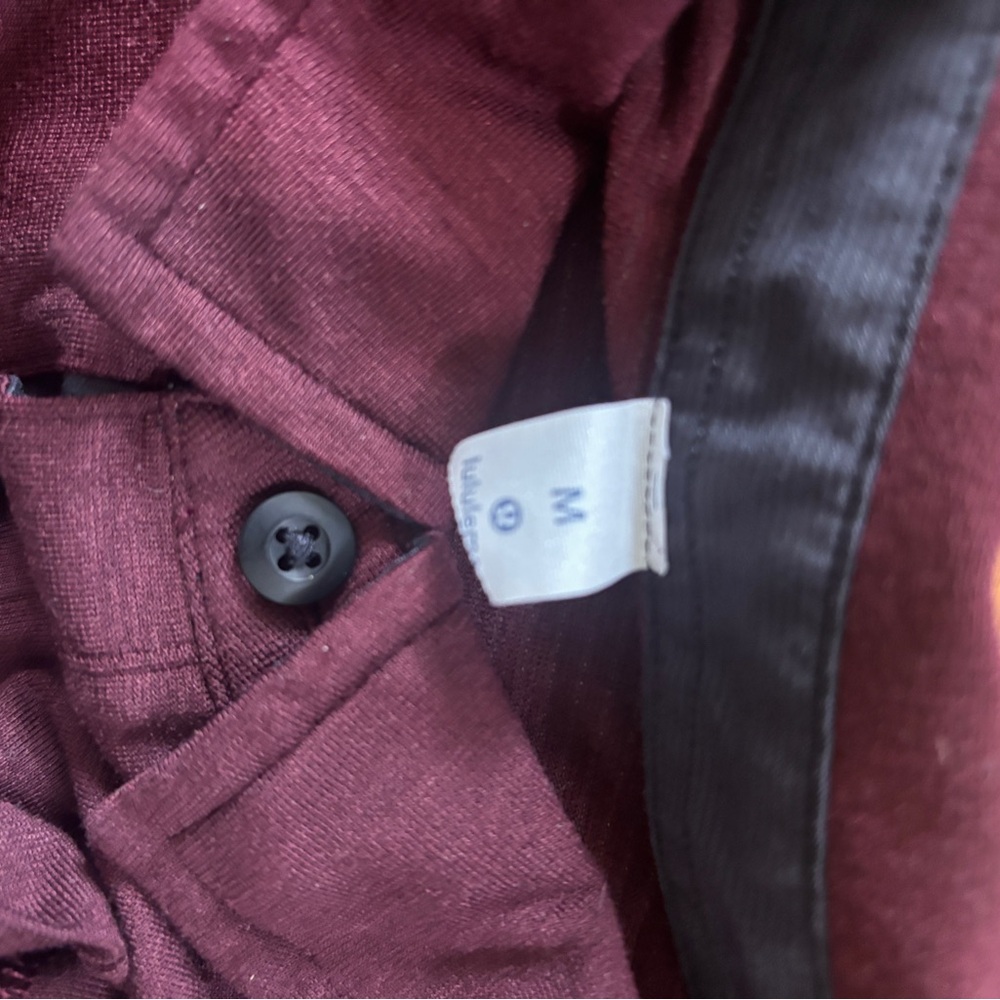 Lululemon Men's Burgundy Polo Shirt - Picture 6 of 6